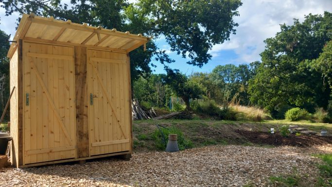 2 toilettes sèches à disposition